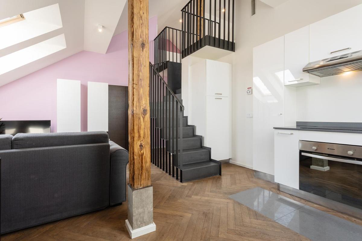 Modern Apartments Close To River Прага Екстериор снимка