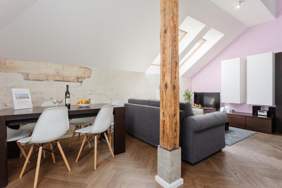Modern Apartments Close To River Прага Екстериор снимка