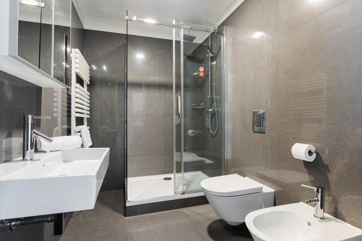 Modern Apartments Close To River Прага Екстериор снимка