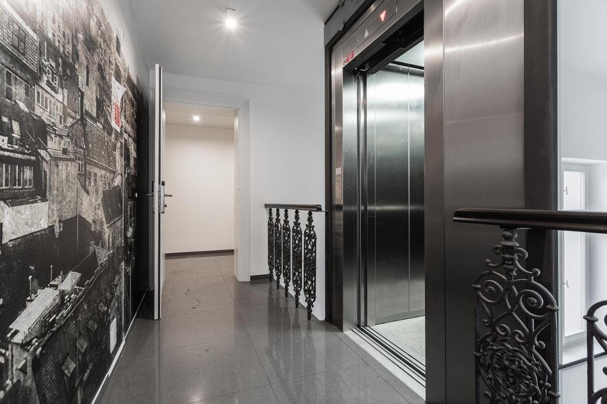 Modern Apartments Close To River Прага Екстериор снимка