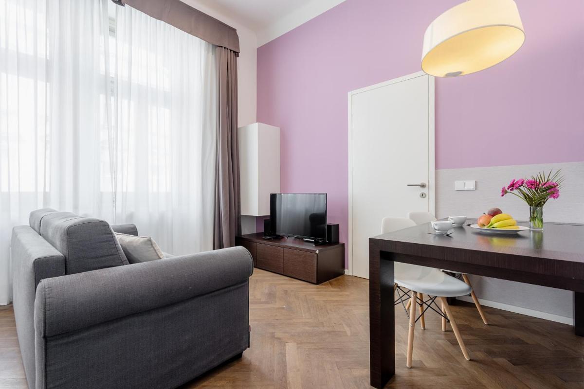 Modern Apartments Close To River Прага Екстериор снимка