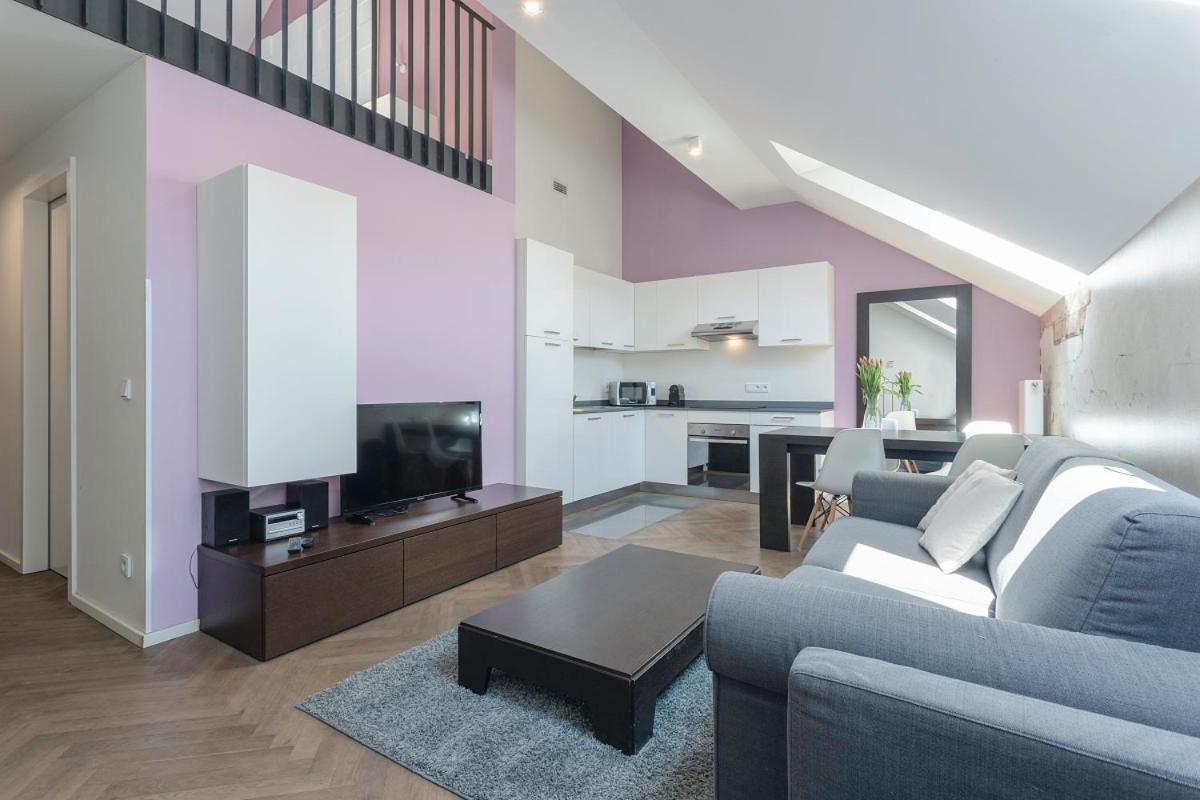 Modern Apartments Close To River Прага Екстериор снимка