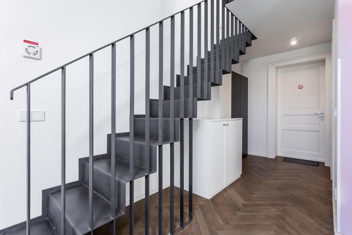 Modern Apartments Close To River Прага Екстериор снимка