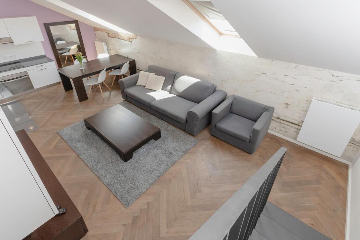 Modern Apartments Close To River Прага Екстериор снимка