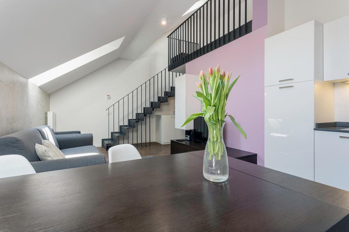 Modern Apartments Close To River Прага Екстериор снимка